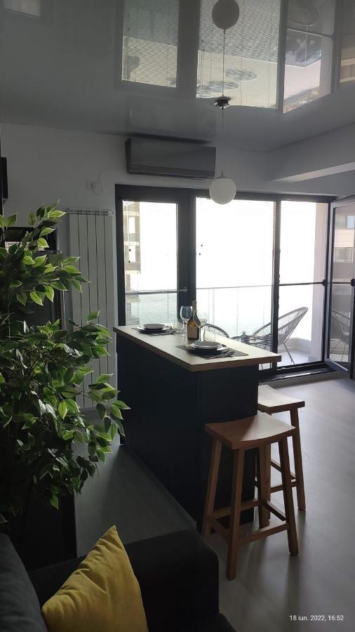 Van Studio Navodari Ngoại thất bức ảnh