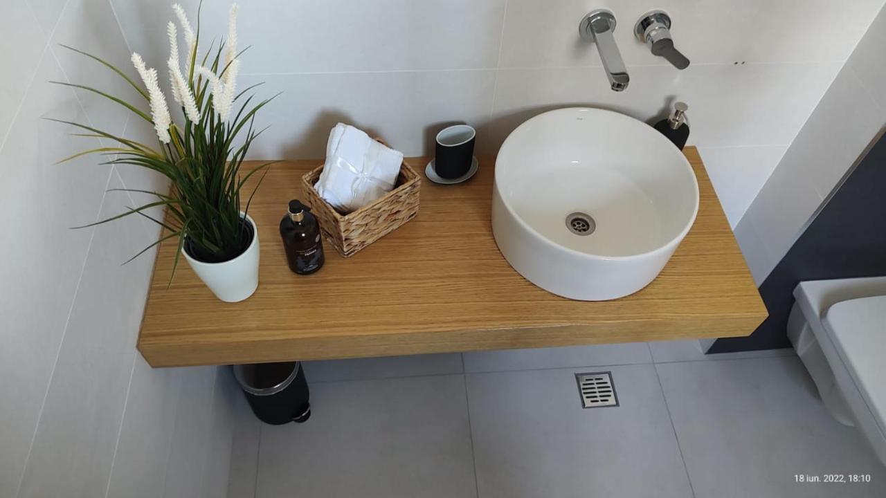 Van Studio Navodari Ngoại thất bức ảnh