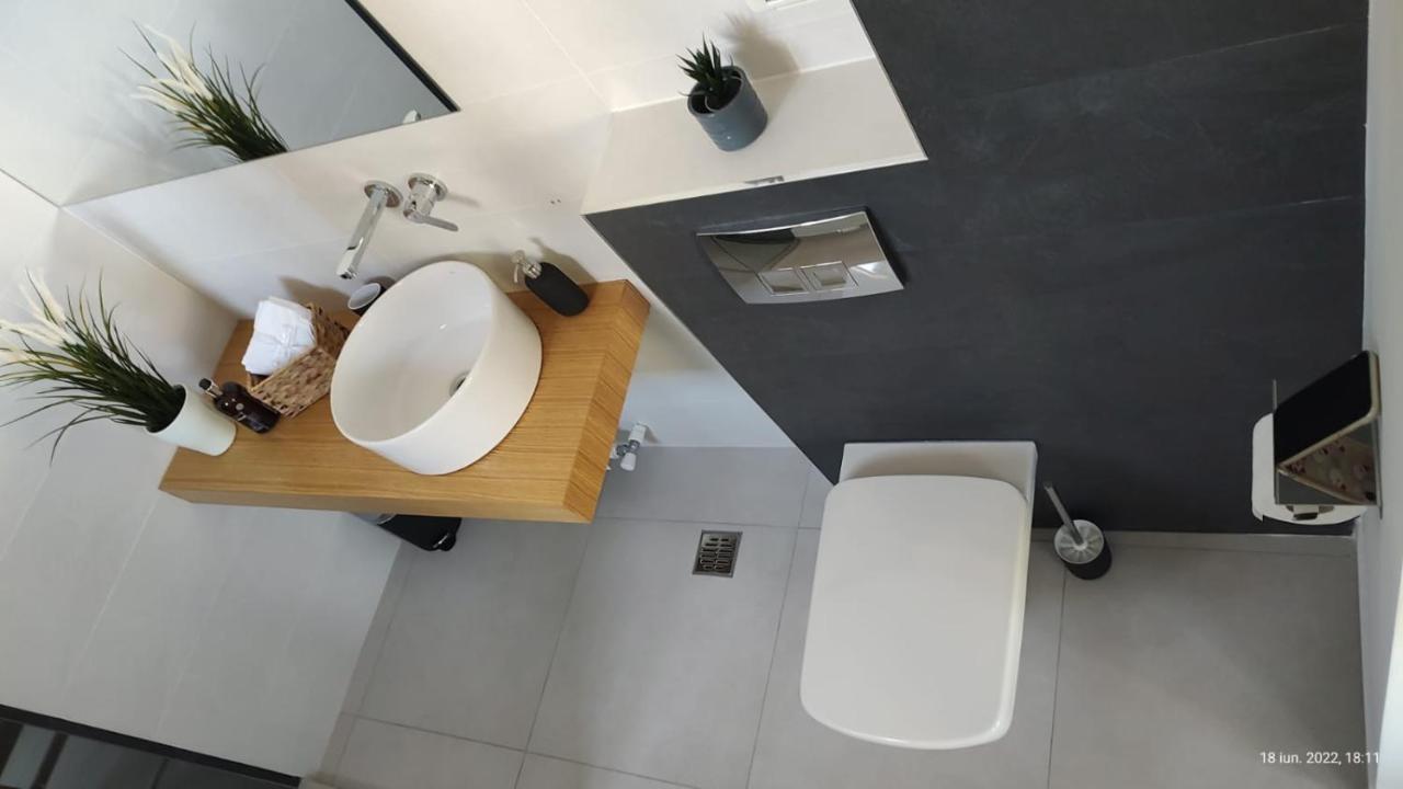 Van Studio Navodari Ngoại thất bức ảnh