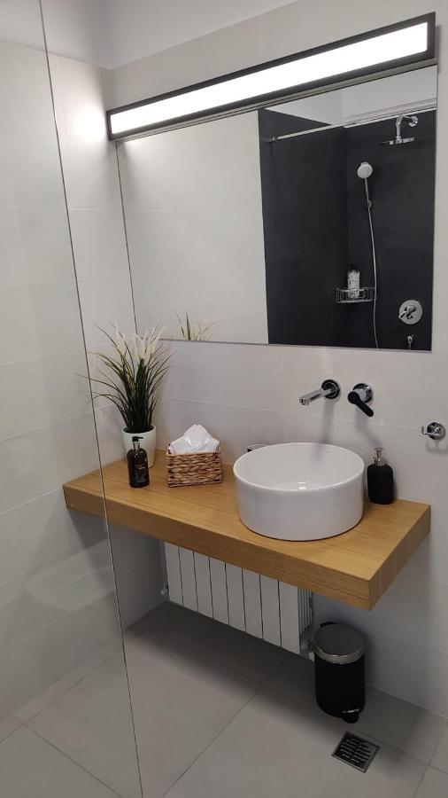 Van Studio Navodari Ngoại thất bức ảnh